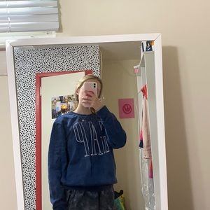 Gap sweatshirt